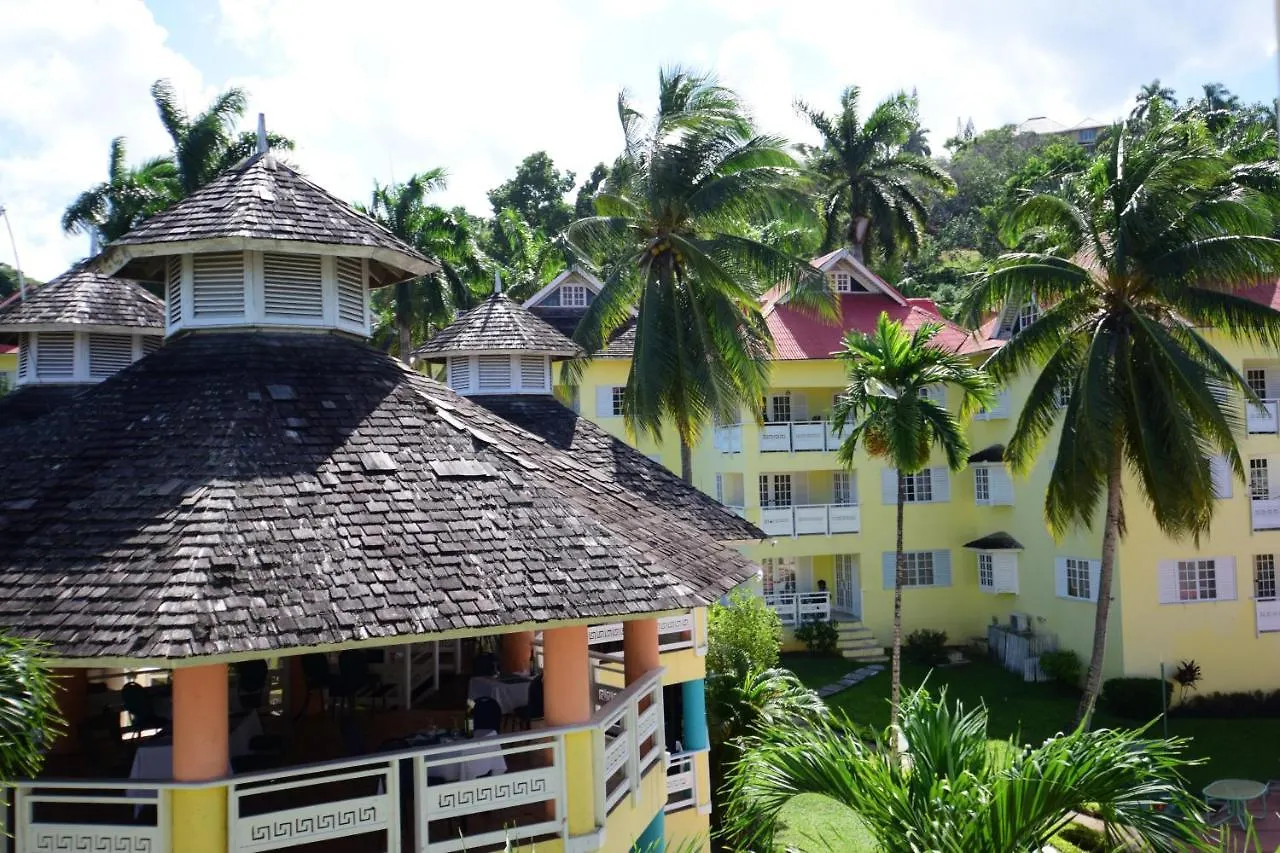 River Side Apt 9 @ Mystic Ridge. Ocho Rios Appartamento