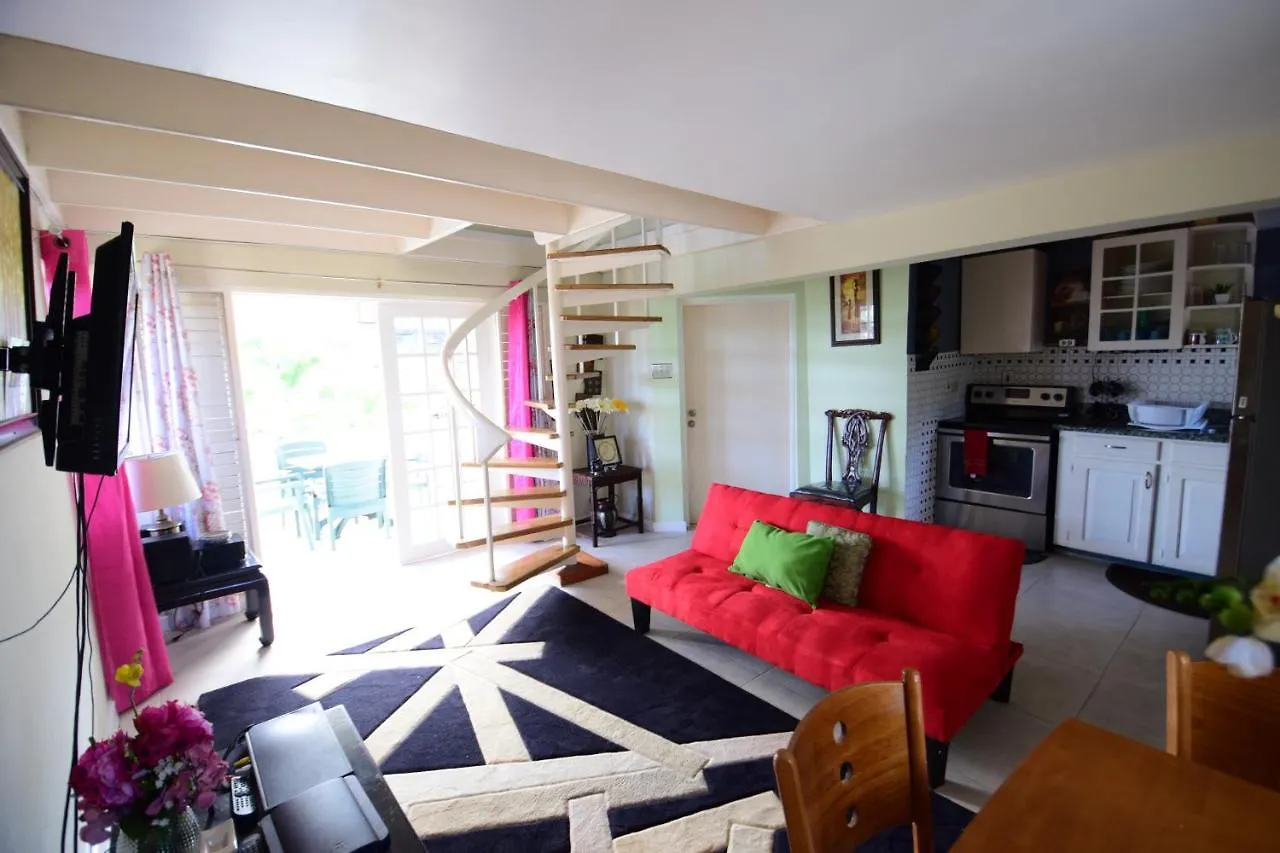 River Side Apt 9 @ Mystic Ridge. Ocho Rios Appartamento